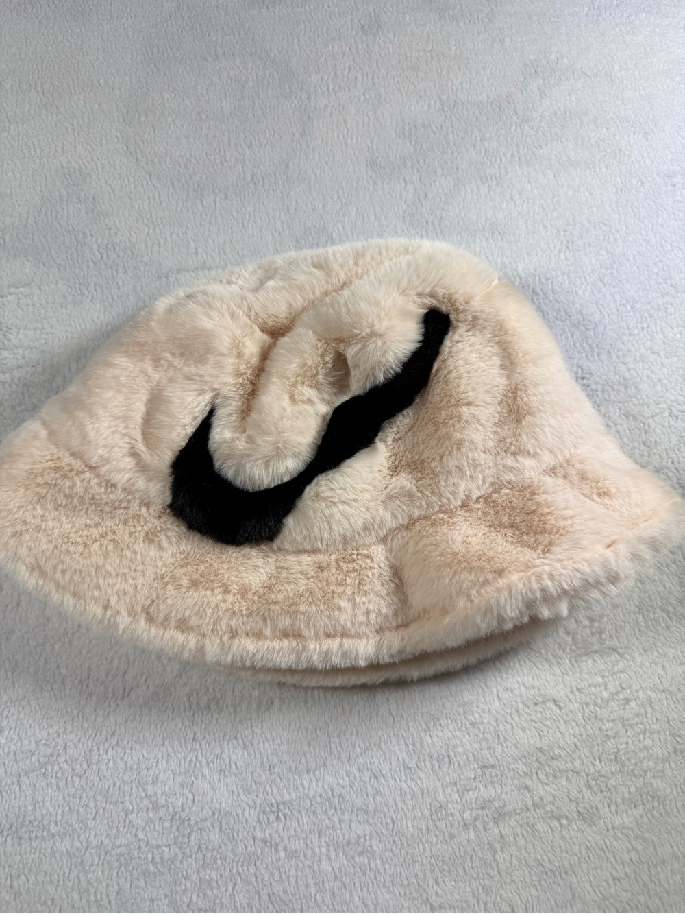 Nike Unisex Plush Bucket Hat in Cream with Black Swoosh